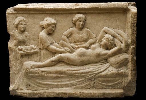 Rilievo in marmo Romano con scena di parto