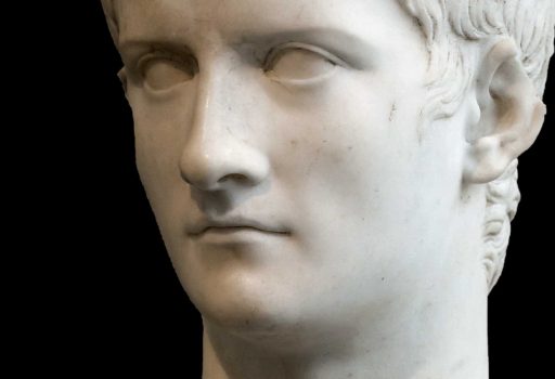 Particolare del busto in marmo dell'imperatore Caligola oggi al Metropolitan Museum of Art di New York