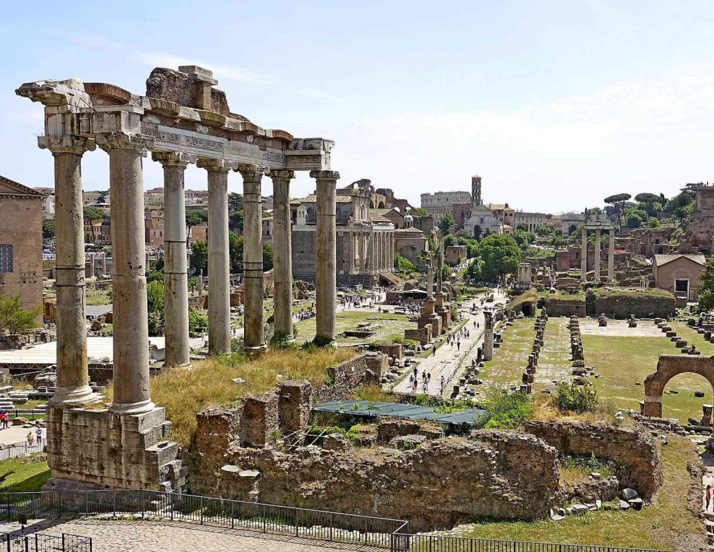 Resti del tempio di Saturno a Roma